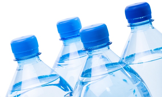 Woda dla pracowników zimą – obowiązek czy dobra praktyka?