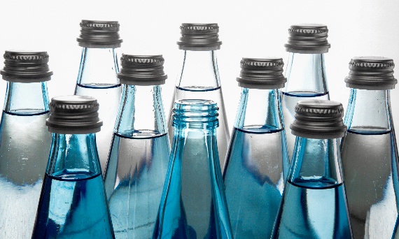 Czy można odliczyć VAT od wody do biura? Praktyczne wskazówki dla firm